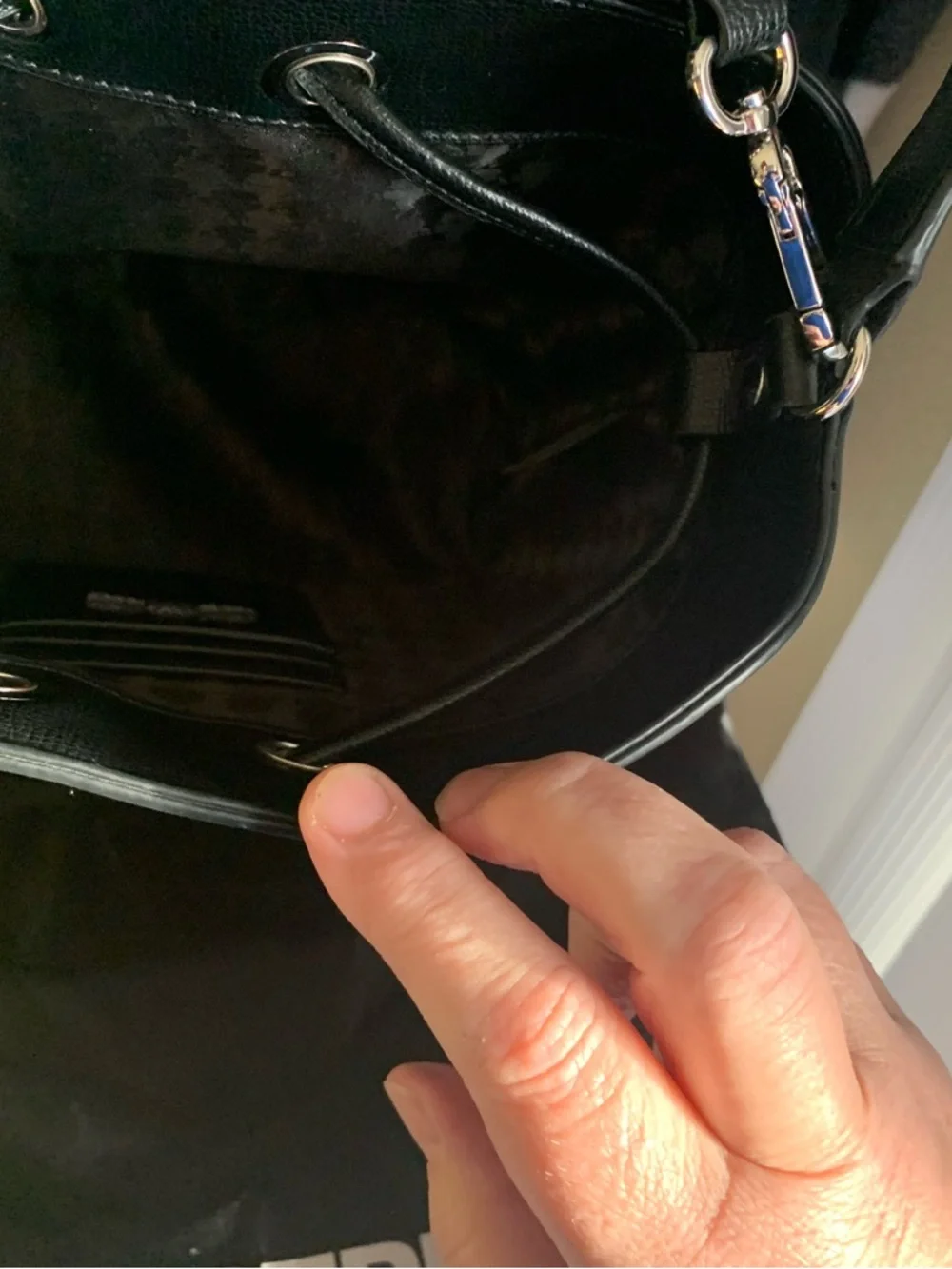 Karl Lagerfeld Black & Cream Leather Icon Drawstring Bucket Crossbody - Picture 10 of 10